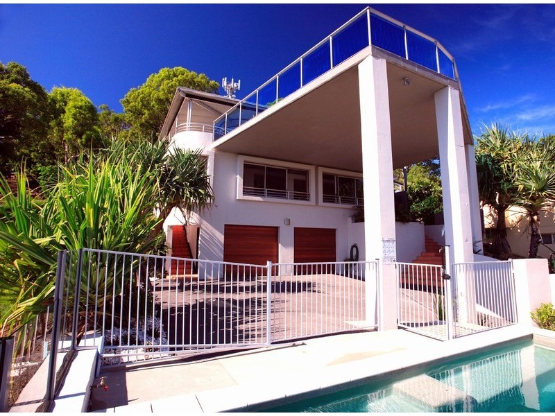 21 Yakola Pde, Alexandra Headland QLD 4572