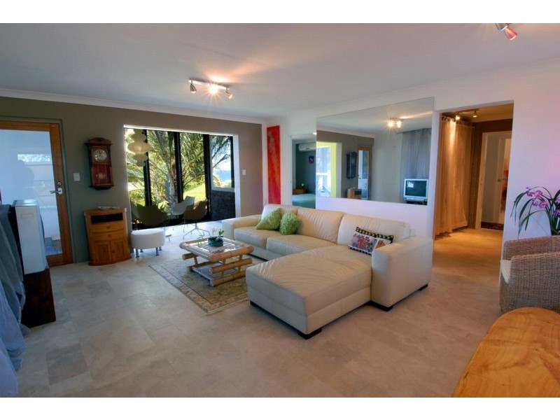 21 Yakola Pde, Alexandra Headland QLD 4572