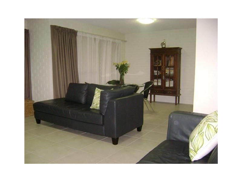 2/17 Akeringa Place, Mooloolaba QLD 4557