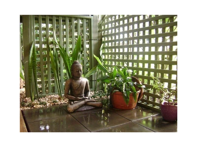 2/17 Akeringa Place, Mooloolaba QLD 4557