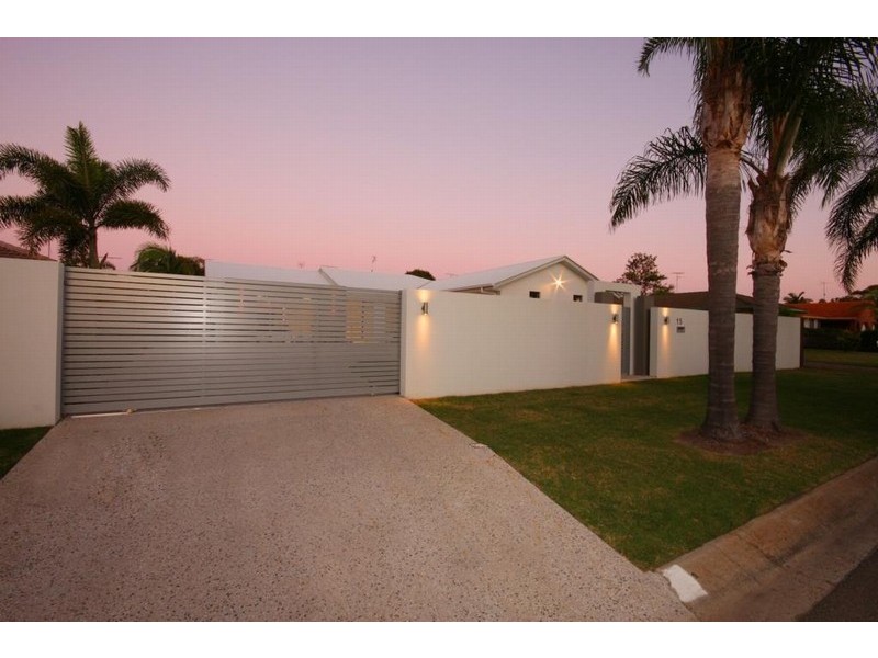 15 Vauxhall Street, Minyama QLD 4575