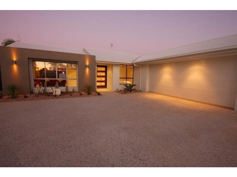 15 Vauxhall Street, Minyama QLD 4575