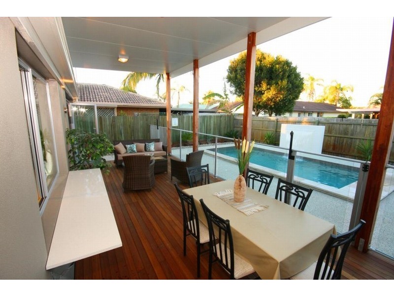 15 Vauxhall Street, Minyama QLD 4575