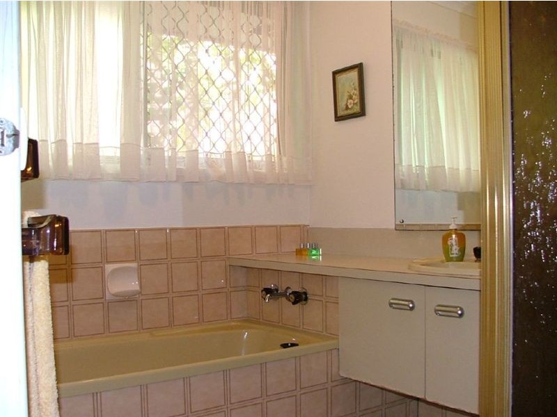 27 Lawrence Street, Mooloolaba QLD 4557