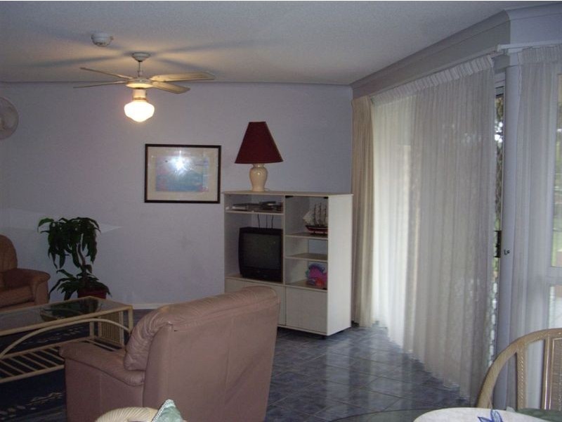 4/143 Lowanna Drive, Buddina QLD 4575