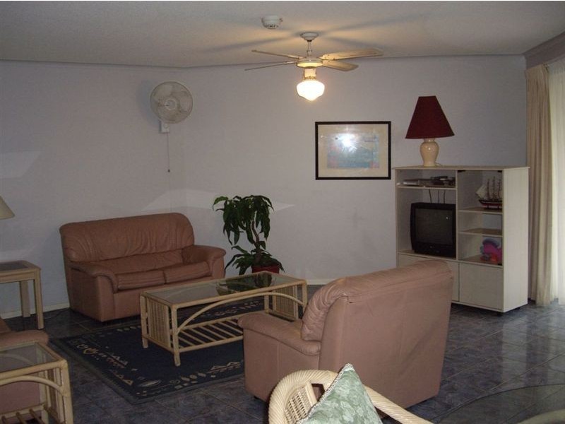 4/143 Lowanna Drive, Buddina QLD 4575