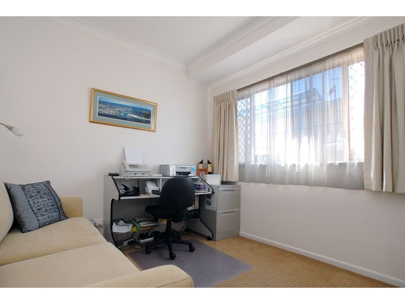 6/105 Bradman Avenue, Maroochydore QLD 4558