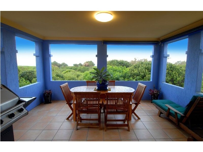 17 Oceanic Drive, Warana QLD 4575