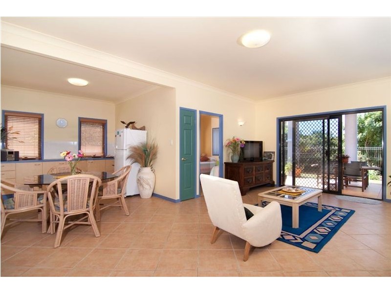 17 Oceanic Drive, Warana QLD 4575