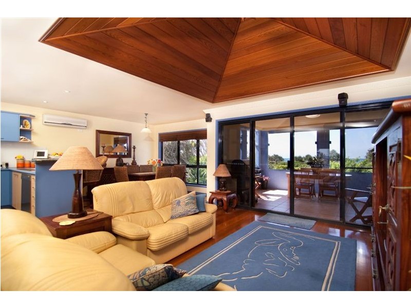 17 Oceanic Drive, Warana QLD 4575