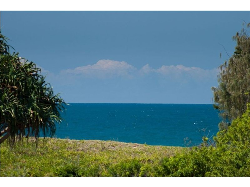 17 Oceanic Drive, Warana QLD 4575