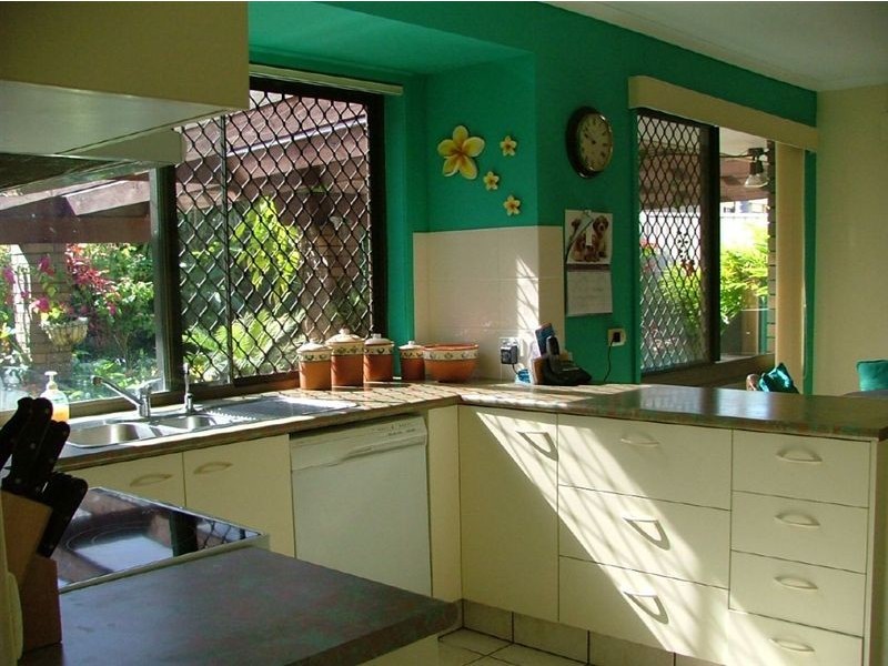 27 Lawrence Street, Mooloolaba QLD 4557