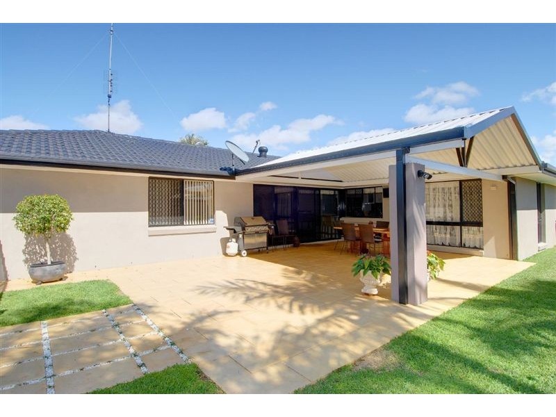 11 Kensington Drive, Minyama QLD 4575