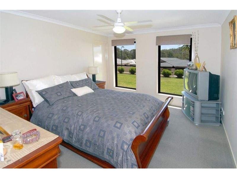 8 Cullen Drive, Little Mountain QLD 4551