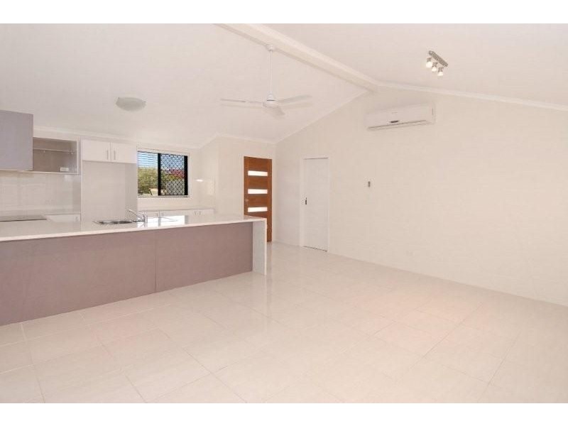 3/80 Broadwater Av, Maroochydore QLD 4558