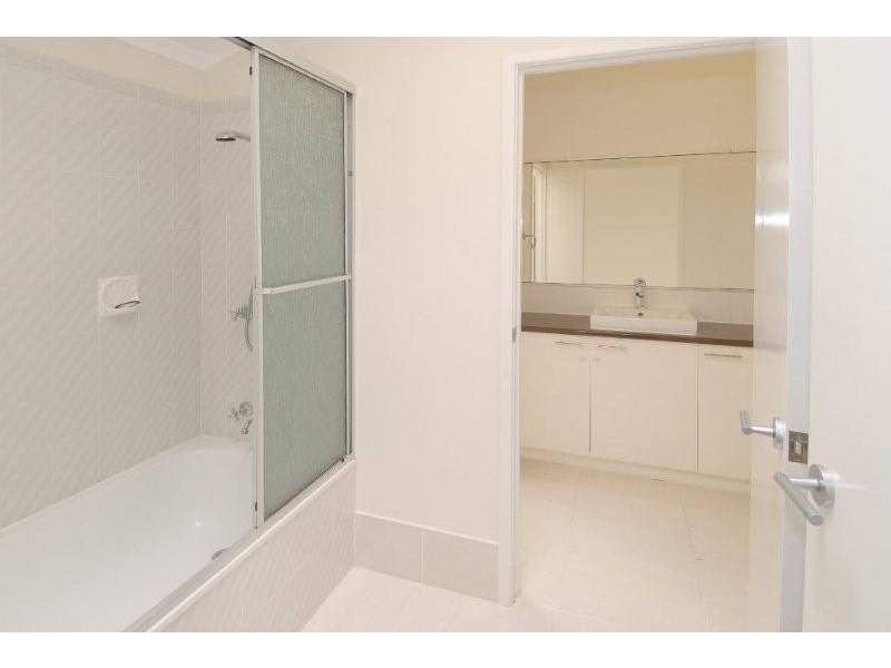 3/80 Broadwater Av, Maroochydore QLD 4558