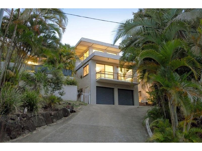 31 Yakola Parade, Alexandra Headland QLD 4572