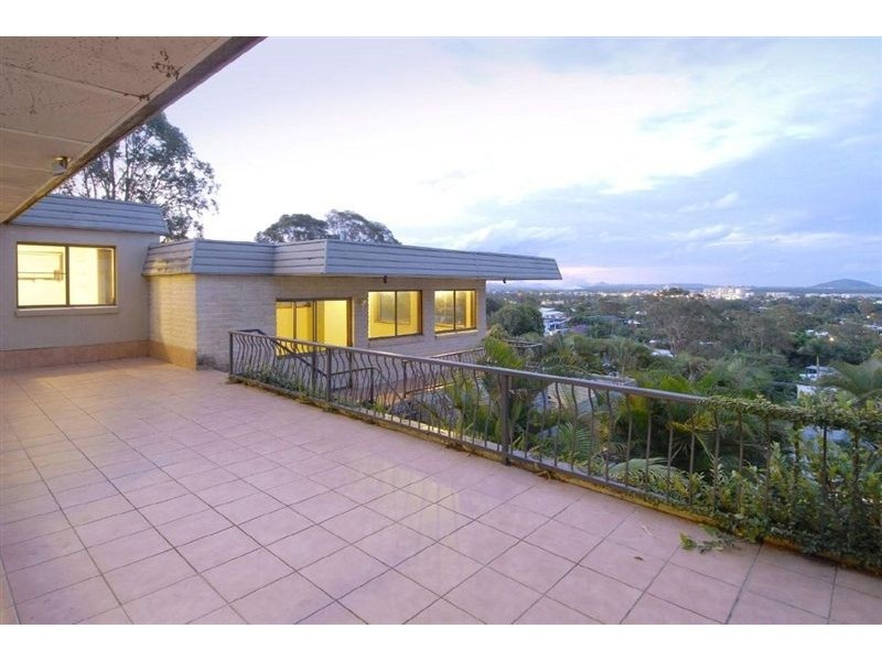 31 Yakola Parade, Alexandra Headland QLD 4572