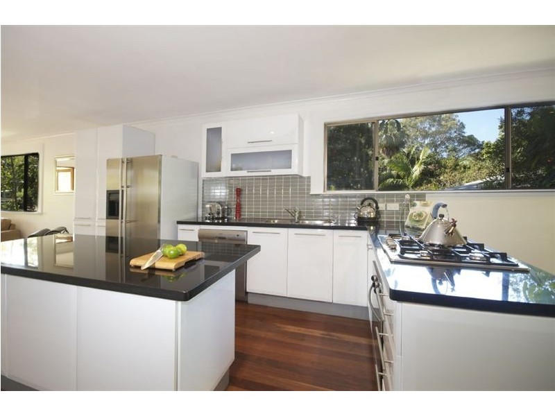 8 Pakee Street, Alexandra Headland QLD 4572