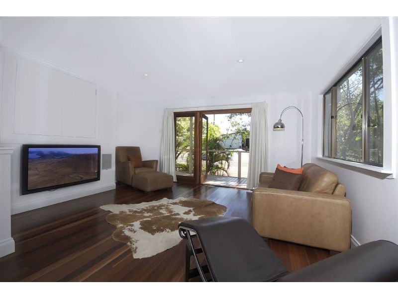 8 Pakee Street, Alexandra Headland QLD 4572