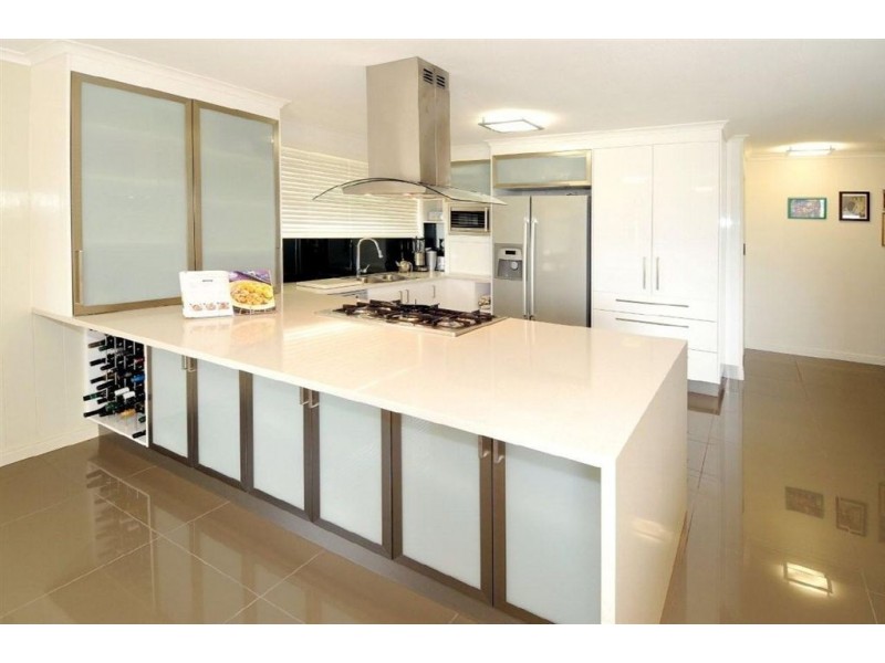 2/33 Yakola Parade, Alexandra Headland QLD 4572