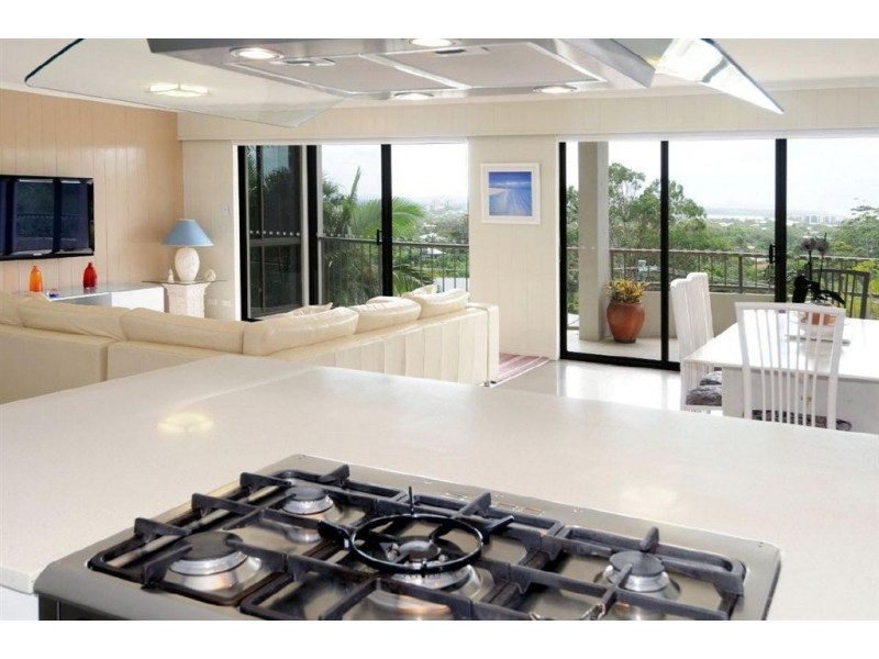 2/33 Yakola Parade, Alexandra Headland QLD 4572
