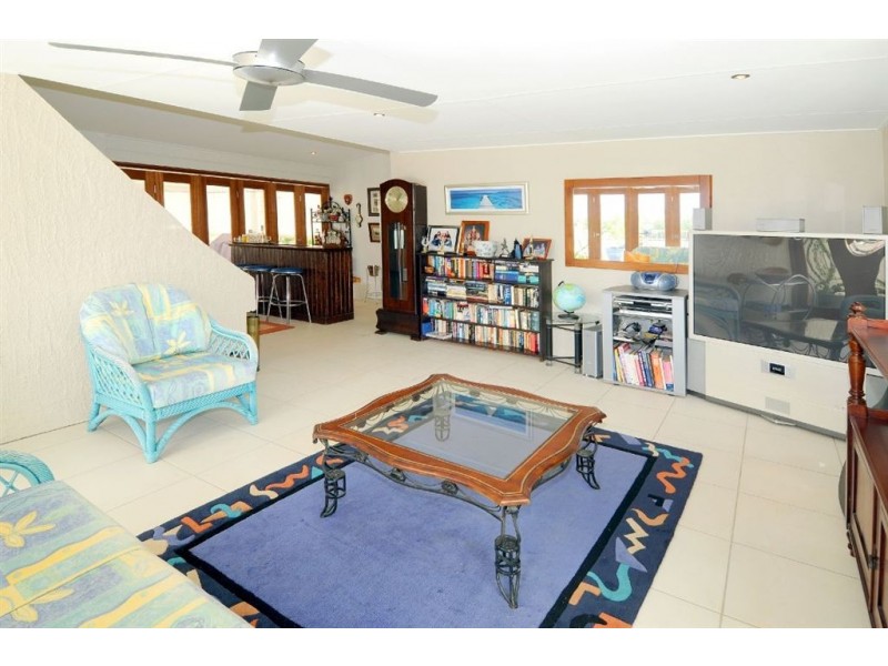 2/33 Yakola Parade, Alexandra Headland QLD 4572
