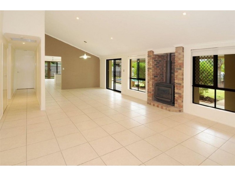 33 Candlewood Close, Mooloolaba QLD 4557