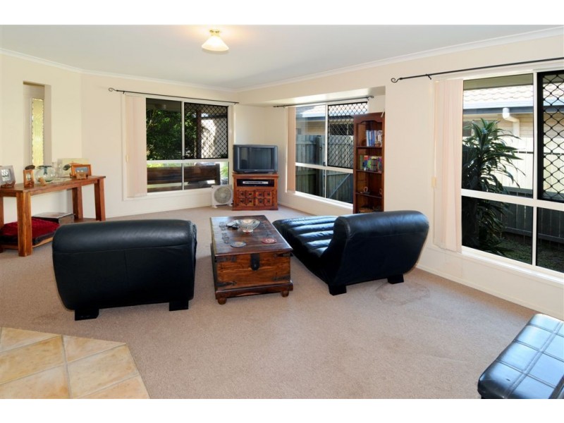 6 Honeymyrtle Court, Mountain Creek QLD 4557