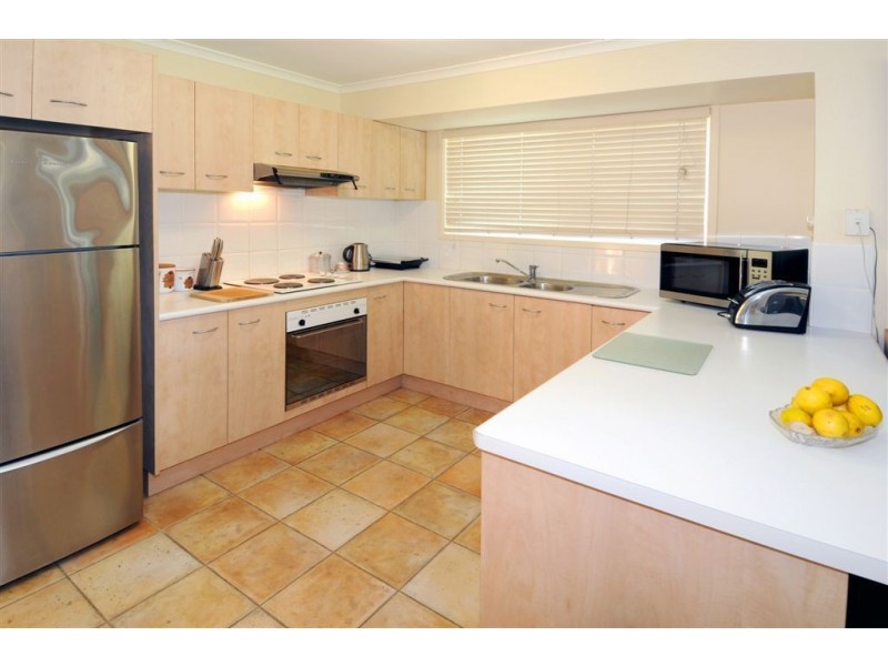 6 Honeymyrtle Court, Mountain Creek QLD 4557