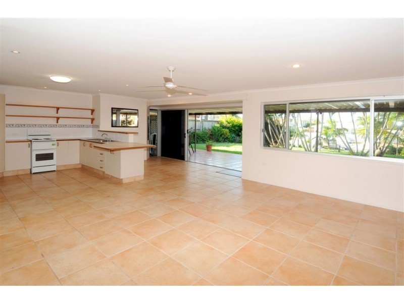 11 Cootamundra, Mountain Creek QLD 4557