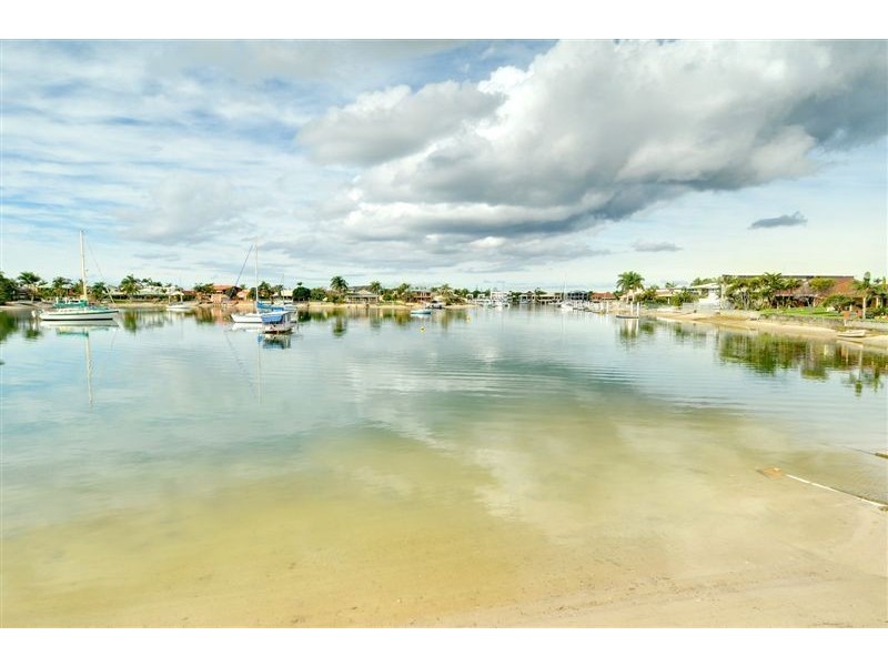 2/15 Carinya Street, Mooloolaba QLD 4557