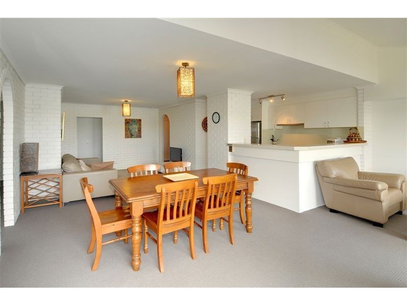 2/15 Carinya Street, Mooloolaba QLD 4557