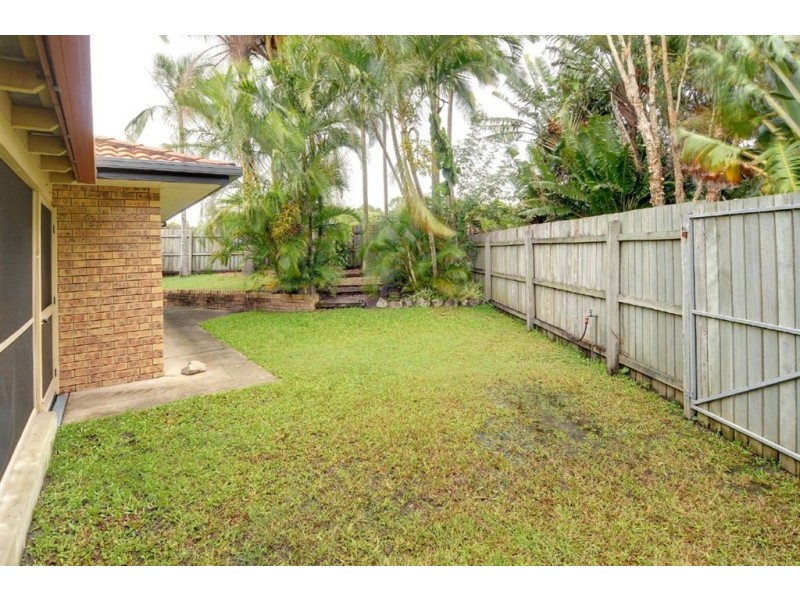 2/143 Amarina ave, Mooloolaba QLD 4557