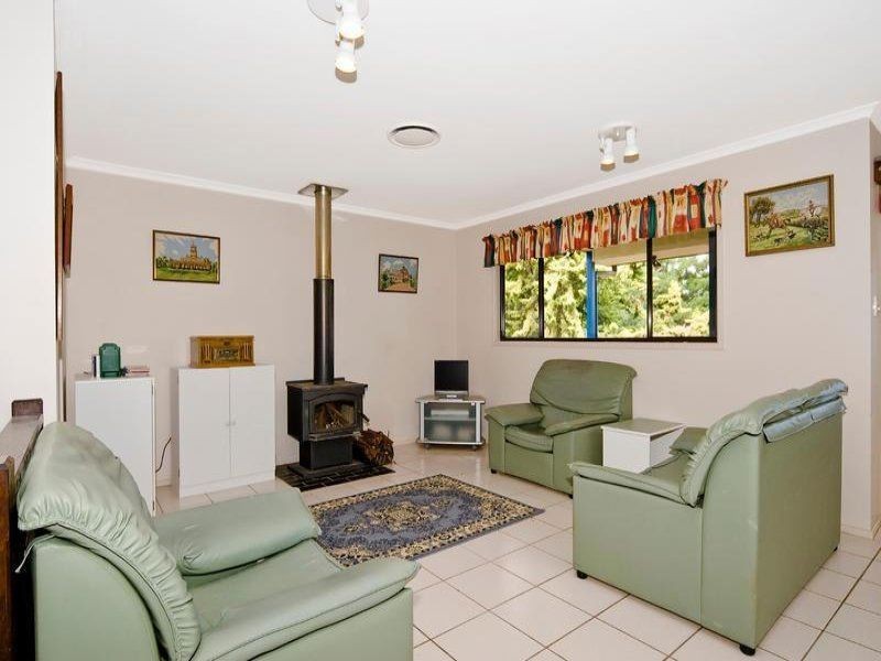 27 Le Claire, Buderim QLD 4556
