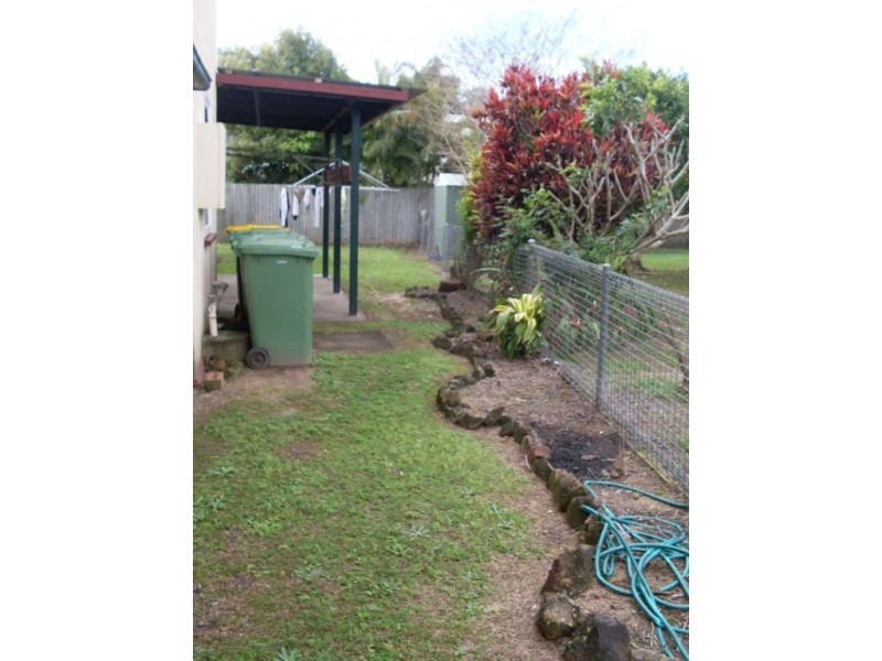 2/5 Yorlambu Pde, Maroochydore QLD 4558