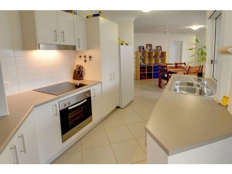 4 Tamarind Street, Meridan Plains QLD 4551