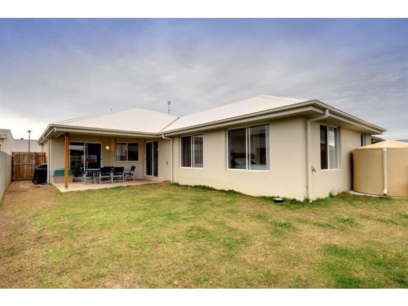 4 Tamarind Street, Meridan Plains QLD 4551