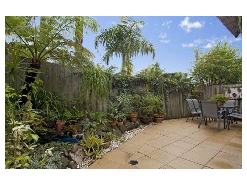 6/4 Kalinda Ave, Mooloolaba QLD 4557