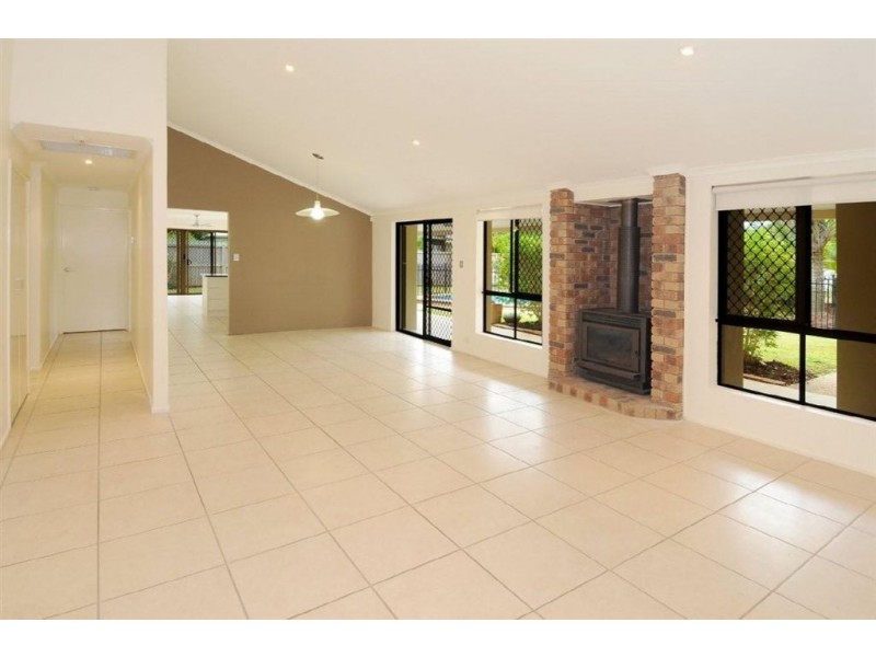 33 Candlewood Cl, Mooloolaba QLD 4557