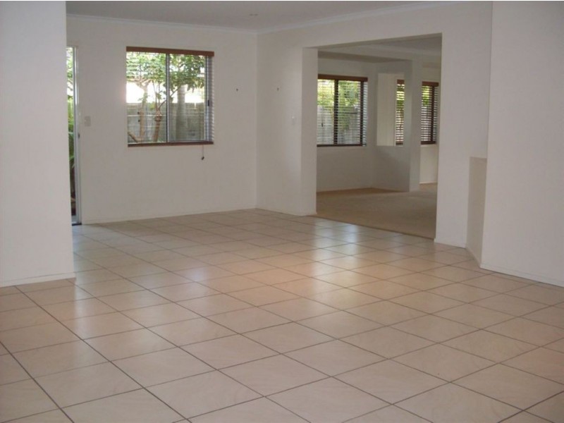 13 PEACOCK CRESCENT, Bokarina QLD 4575