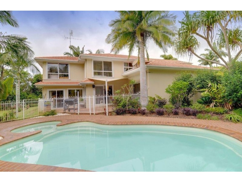 15 Walgarri Drive, Tanawha QLD 4556