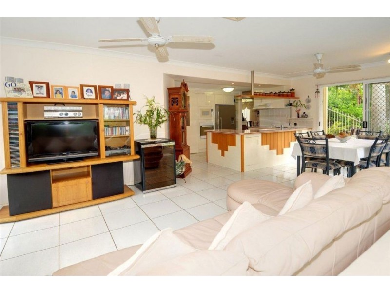 15 Walgarri Drive, Tanawha QLD 4556