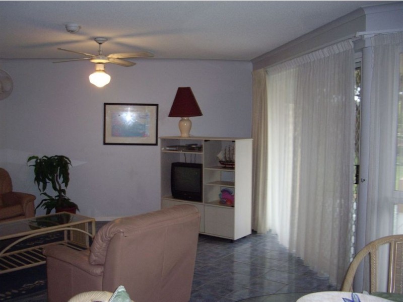 4/143 Lowanna Drive, Buddina QLD 4575