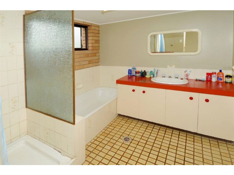 1/34 Goonawarra Drive, Mooloolaba QLD 4557