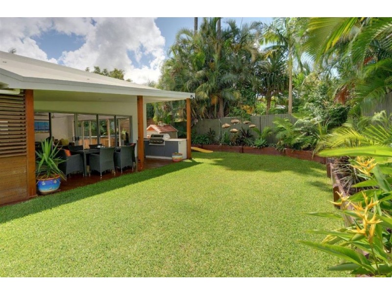 12 Hibiscus Ave, Mooloolaba QLD 4557