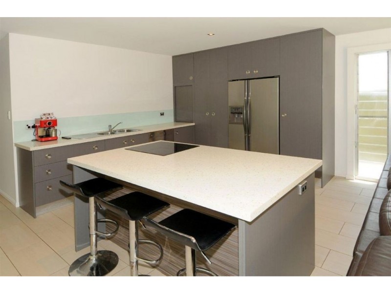 12 Hibiscus Ave, Mooloolaba QLD 4557