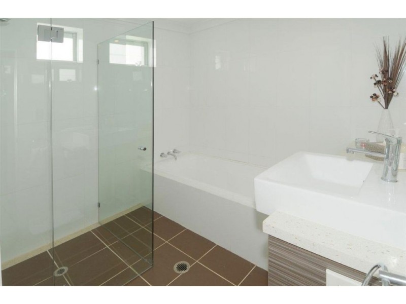 12 Hibiscus Ave, Mooloolaba QLD 4557