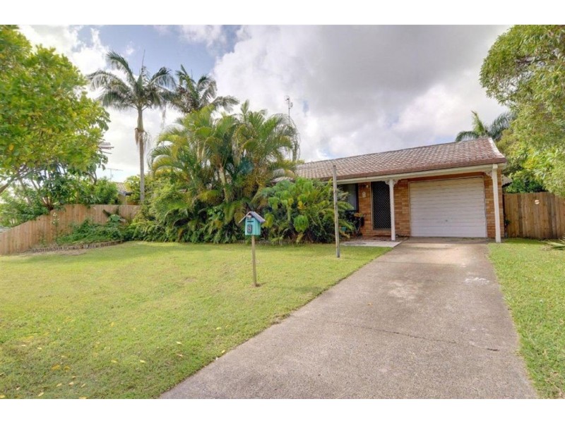 8 Ilaroo Cr, Warana QLD 4575