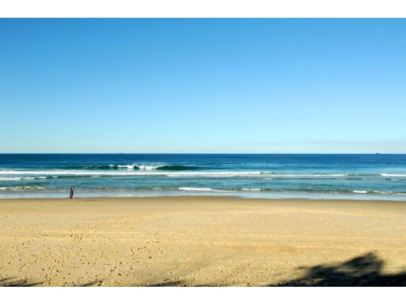 8 Ilaroo Cr, Warana QLD 4575